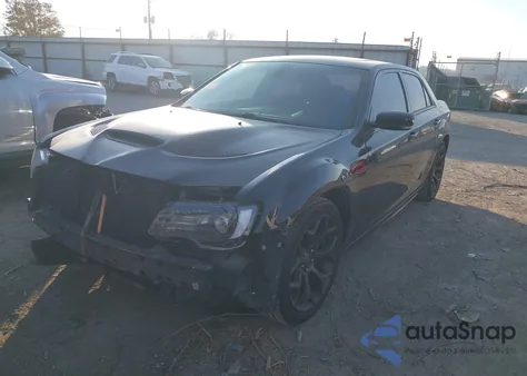 2016 Chrysler 300 300S Alloy Edition z USA, uszkodzony, nr VIN 2C3CCABG0GH295065